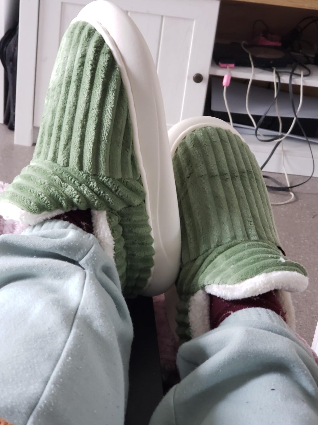 🌙 🔥 Limited Offer | Cozy Plush Slippers – Comfort Beyond the Clouds!