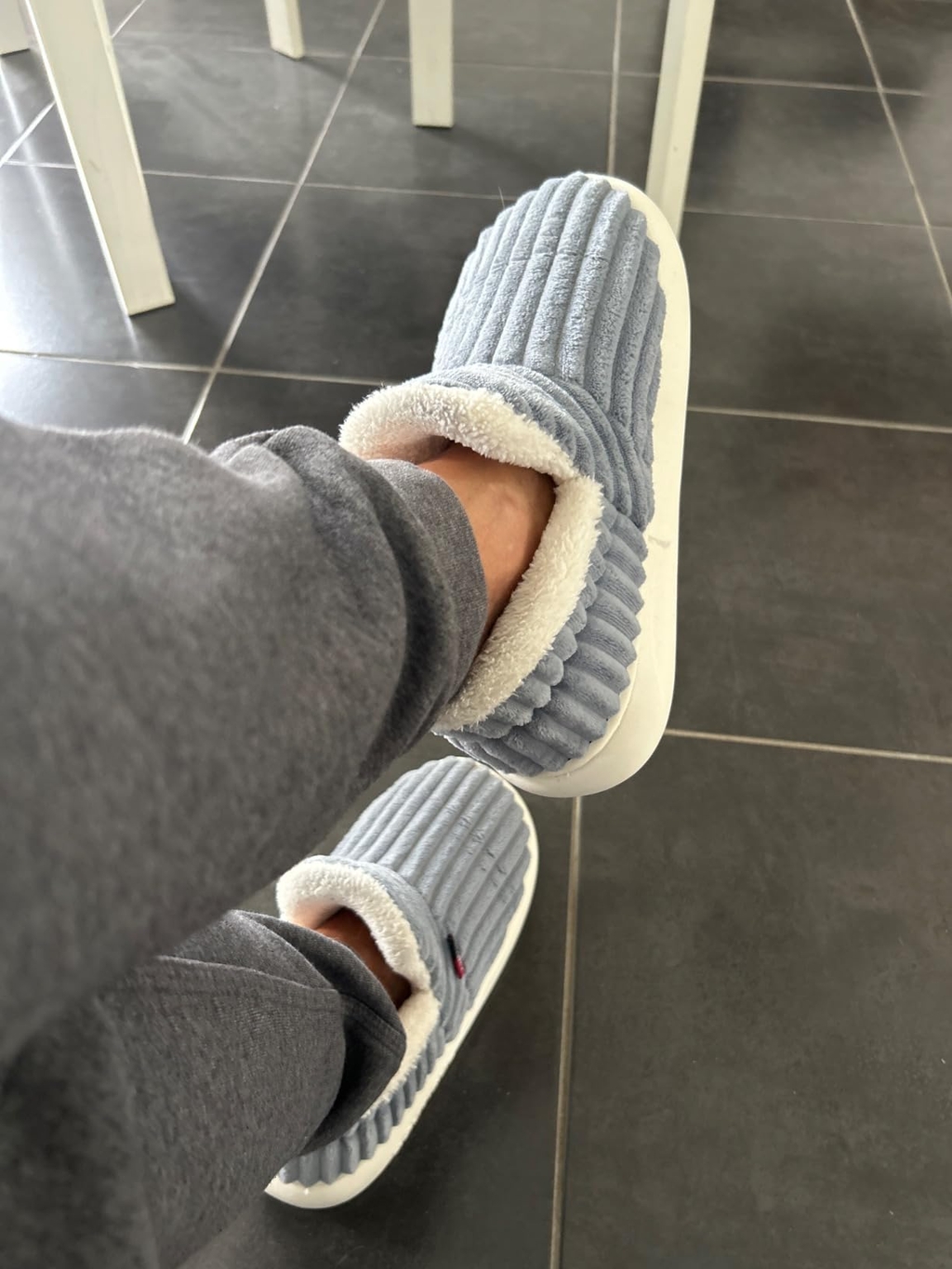 🌙 🔥 Limited Offer | Cozy Plush Slippers – Comfort Beyond the Clouds!